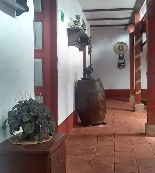 ユースホステル Subachoque Hostal