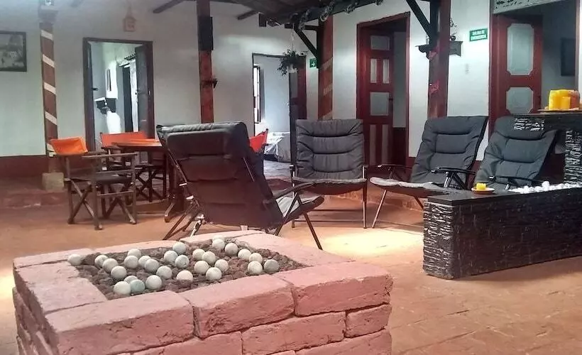 ユースホステル Subachoque Hostal