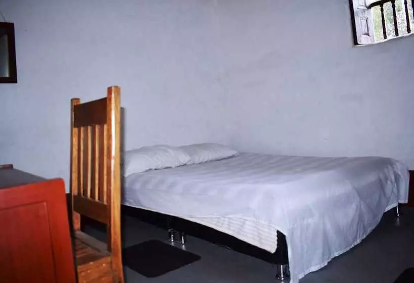 ユースホステル Subachoque Hostal