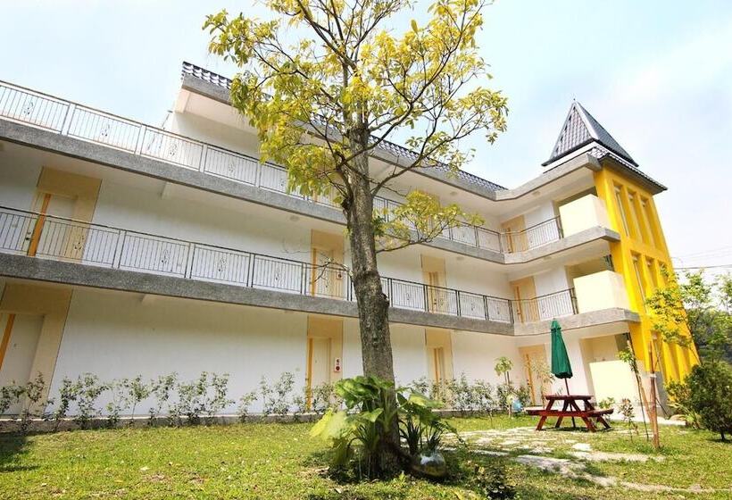 تختخواب و صبحانه Magnni Villa