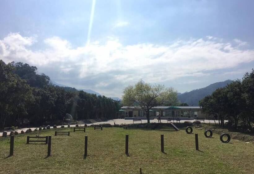 تختخواب و صبحانه Magnni Villa