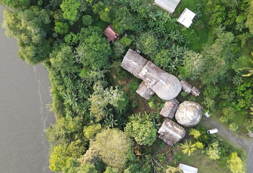 בית מלון כפרי Ditsowou Lodge & Tours