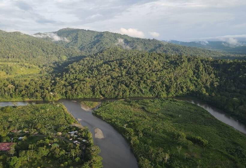 בית מלון כפרי Ditsowou Lodge & Tours