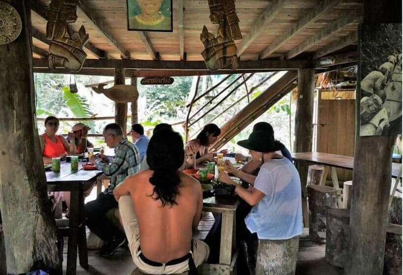 בית מלון כפרי Ditsowou Lodge & Tours