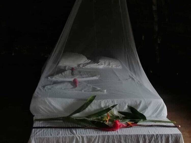 בית מלון כפרי Ditsowou Lodge & Tours