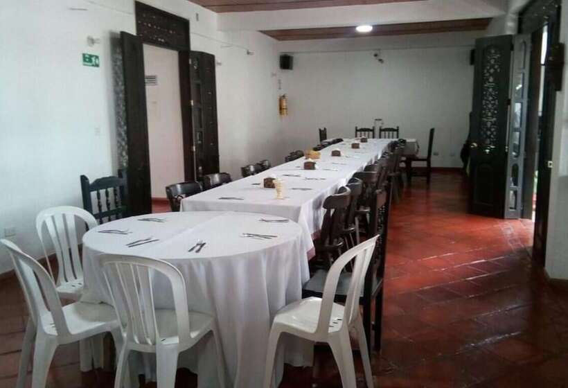 Отель El Zaguan De La Rueca