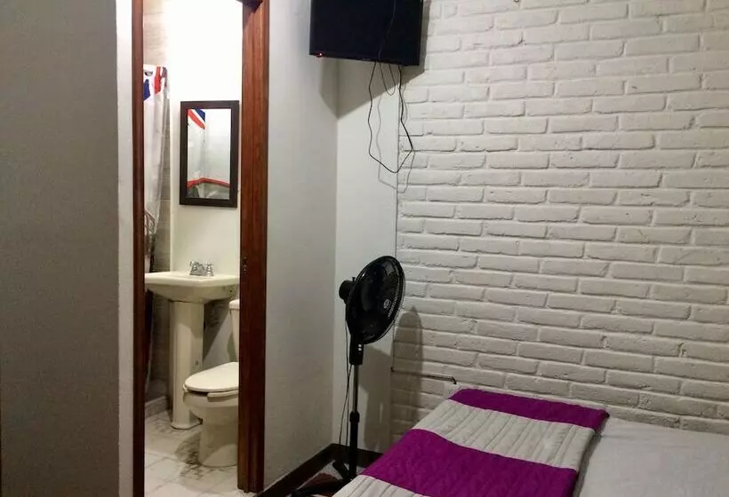 ホテル Hostal Casa Purpura