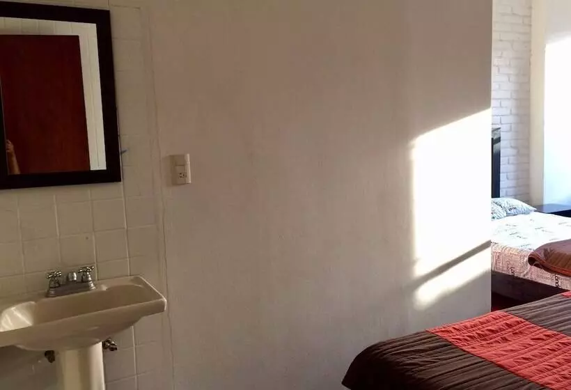 ホテル Hostal Casa Purpura