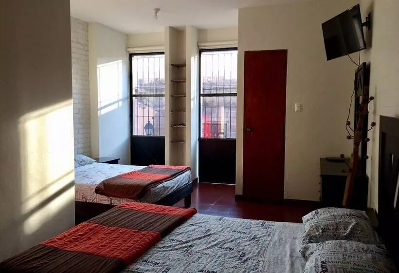 ホテル Hostal Casa Purpura