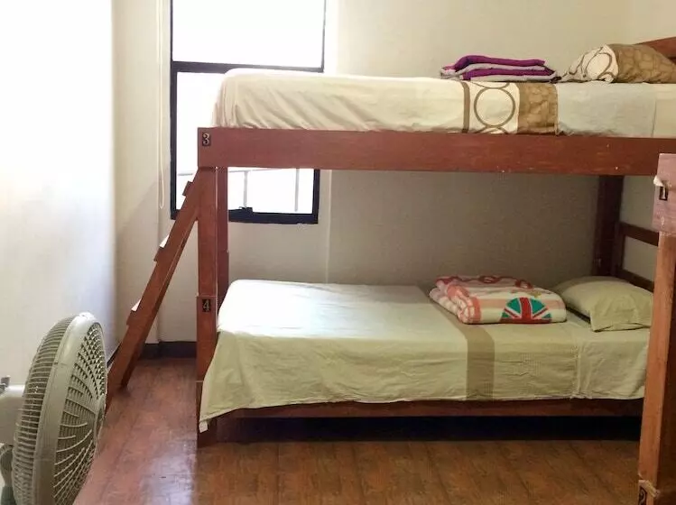 ホテル Hostal Casa Purpura
