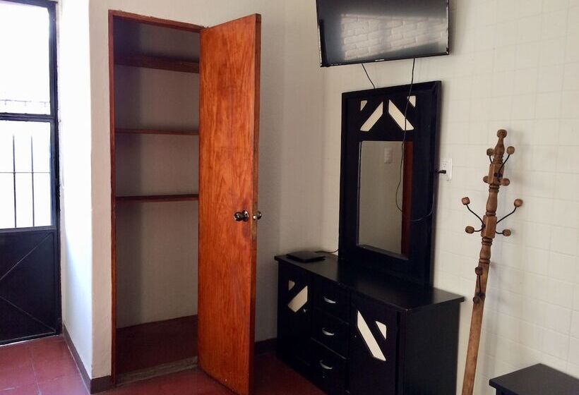 فندق Hostal Casa Purpura