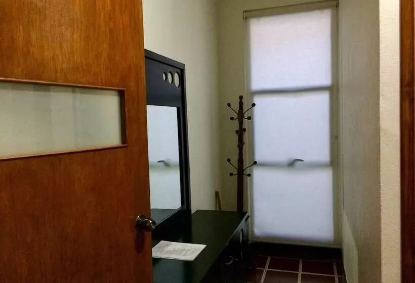 ホテル Hostal Casa Purpura