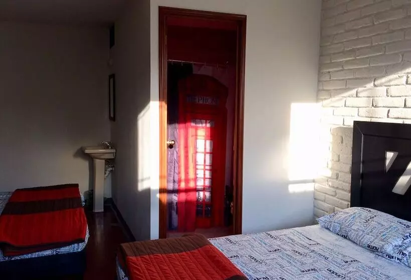 ホテル Hostal Casa Purpura