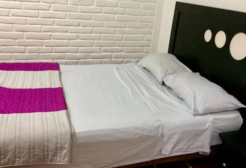 ホテル Hostal Casa Purpura