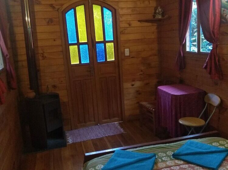 ホテル Hosteria La Roulotte Mindo