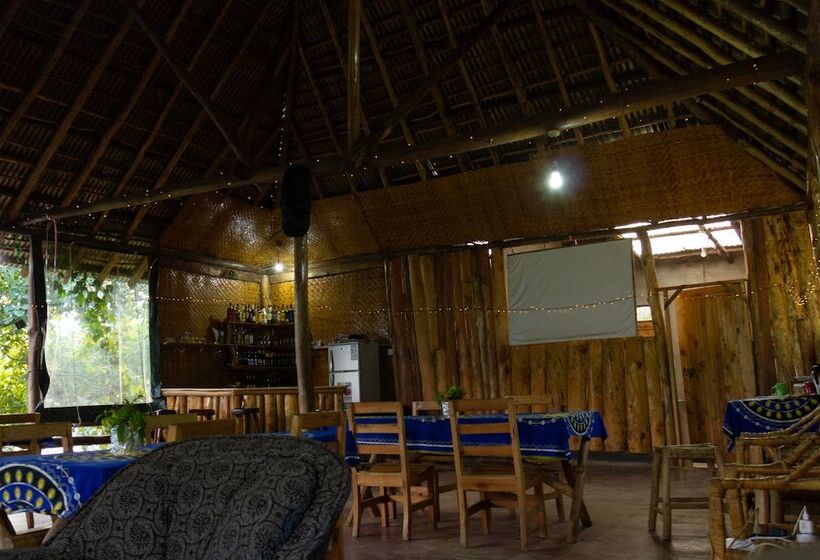 فندق Karungi Camp