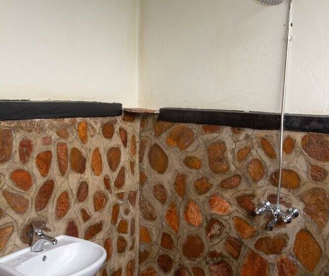 فندق Karungi Camp