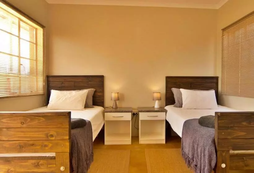 هتل Kifaru Luxury Lodge & Bush Camp