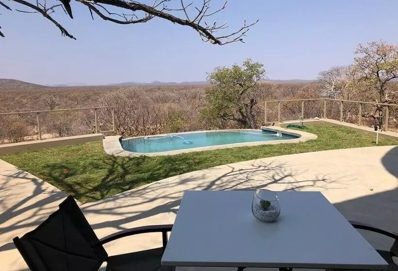 هتل Kifaru Luxury Lodge & Bush Camp