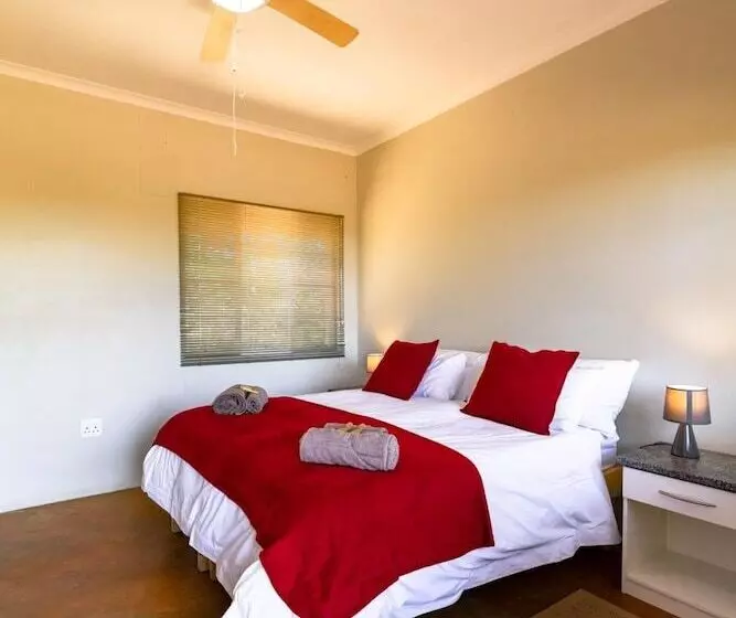 هتل Kifaru Luxury Lodge & Bush Camp