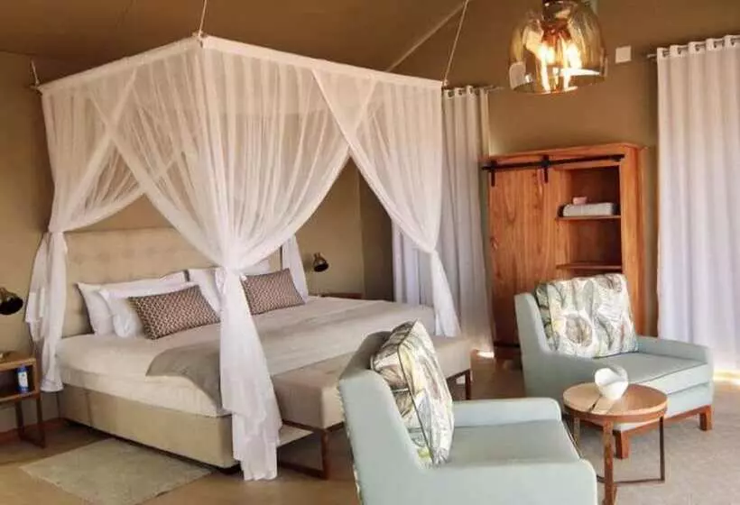 هتل Kifaru Luxury Lodge & Bush Camp