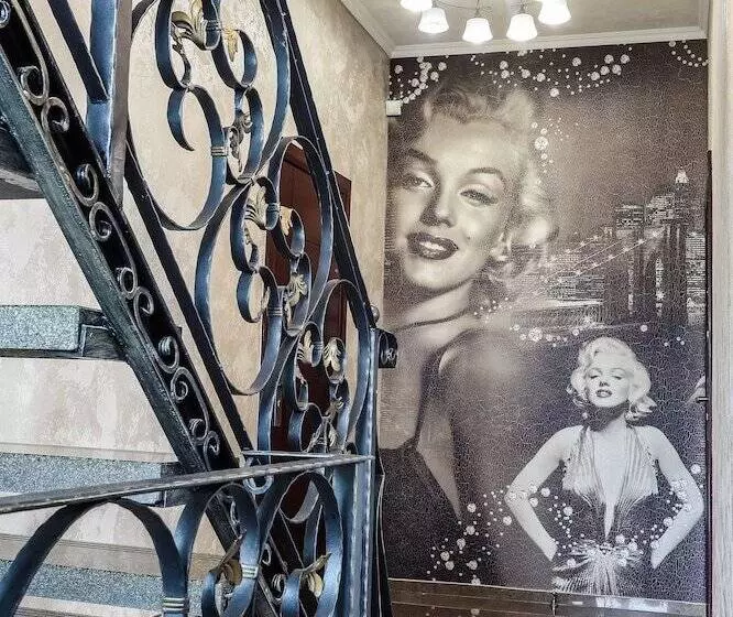 ホテル Monroe