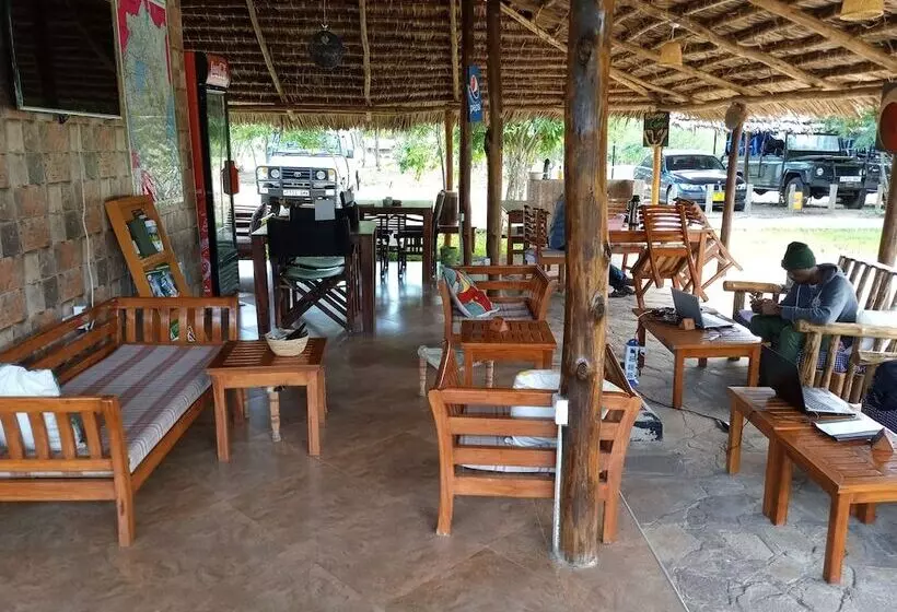 ホテル Ritungu Camp