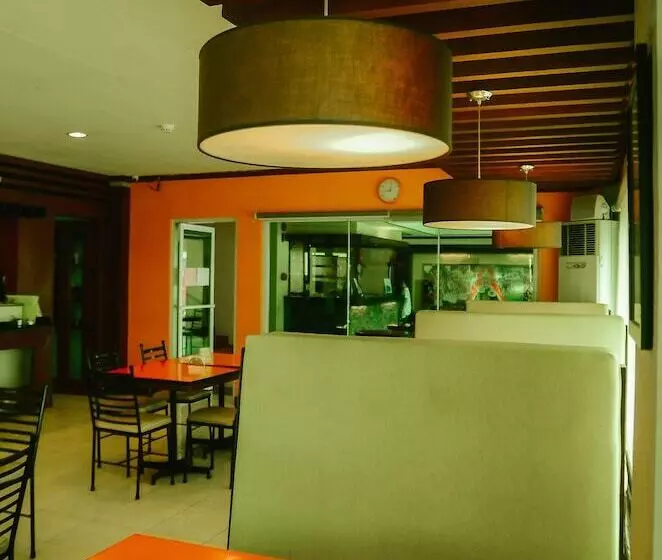 Hotelli Southgate Inn