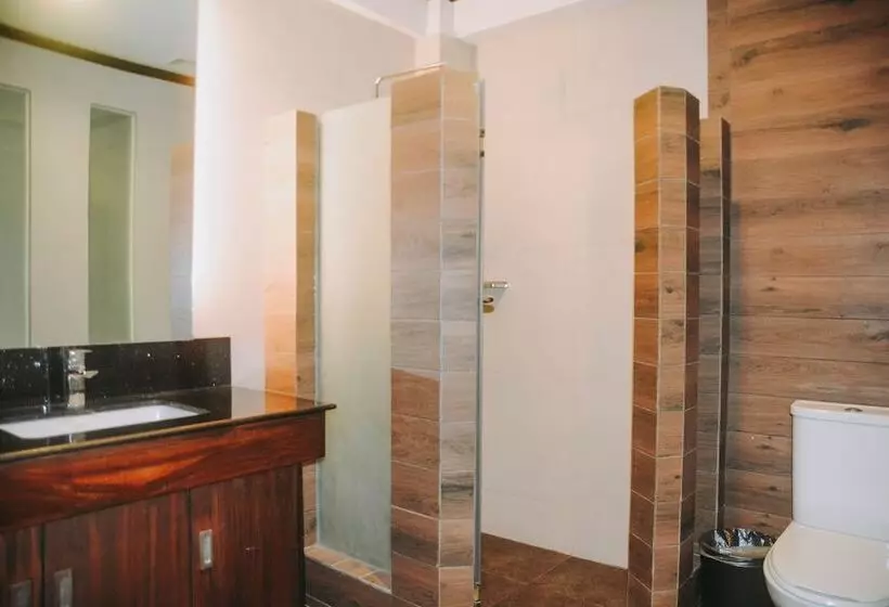 Hotelli Southgate Inn