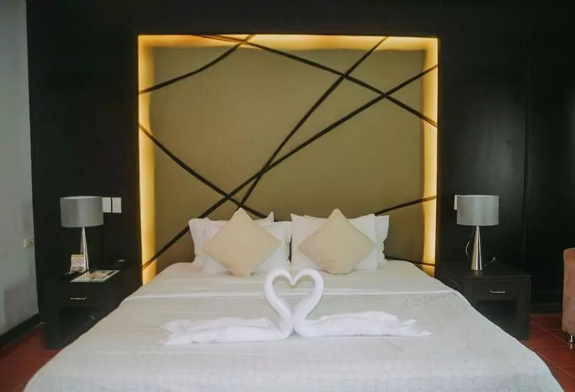 Hotelli Southgate Inn