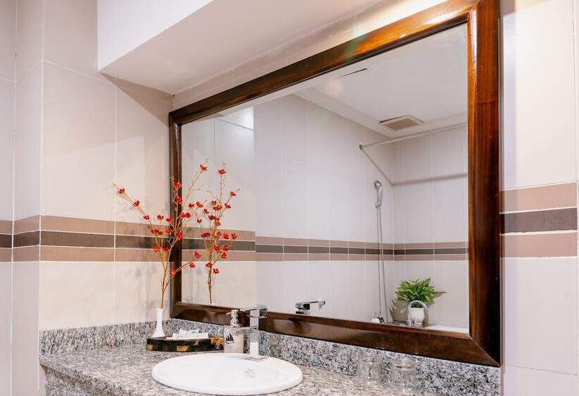 Hotelli White Palace Thai Binh