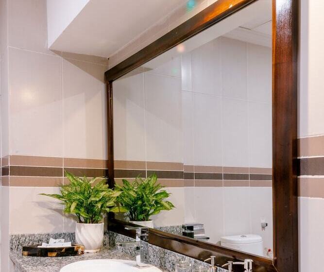 Hotelli White Palace Thai Binh