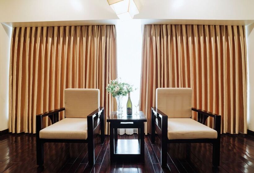 Hotelli White Palace Thai Binh