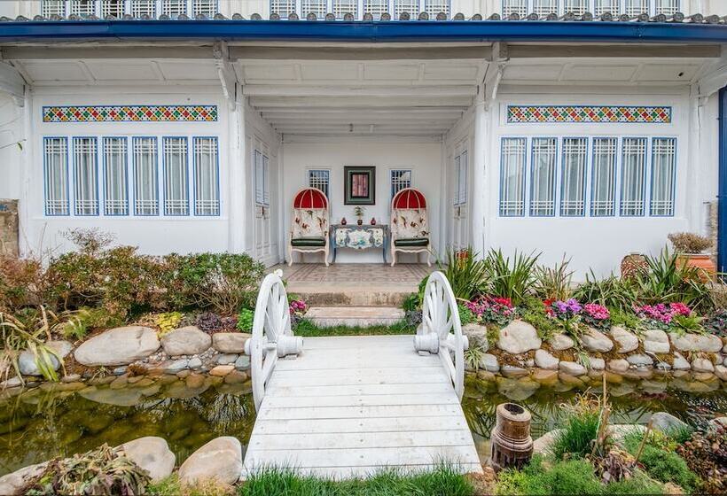 Hua Linglong Courtyard Inn