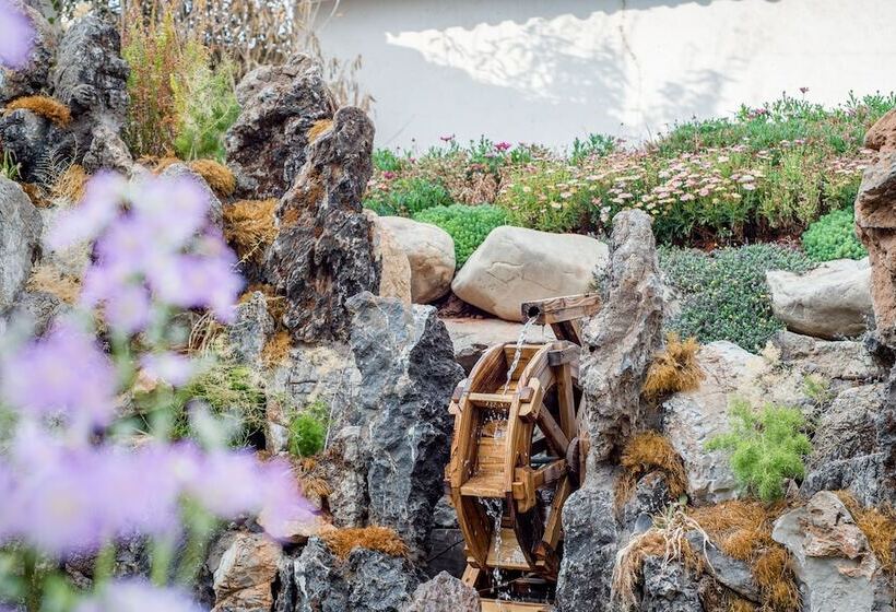 Hua Linglong Courtyard Inn