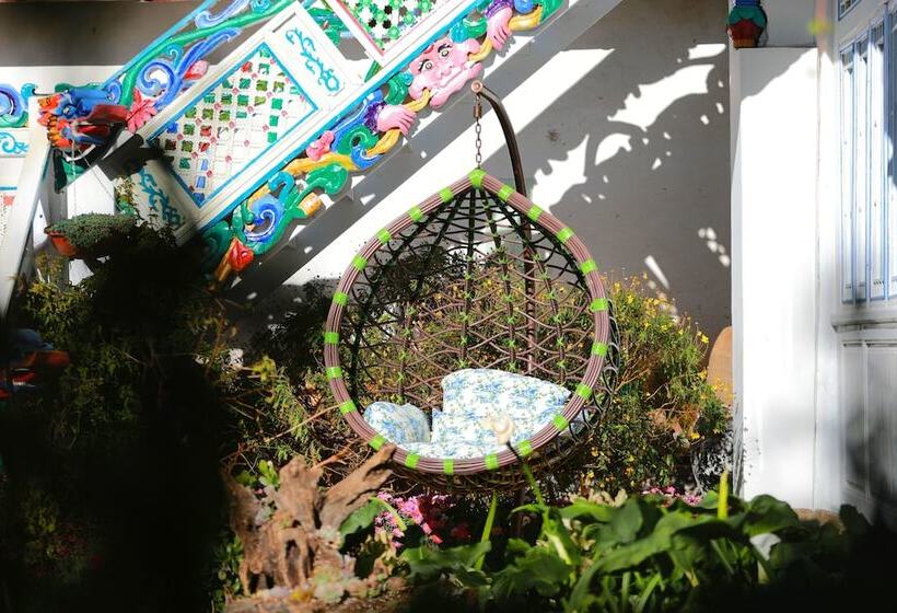 Hua Linglong Courtyard Inn