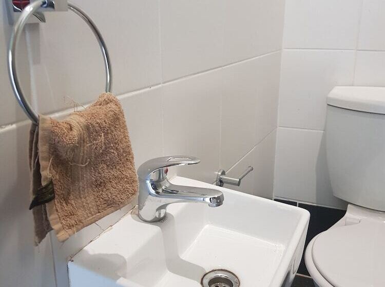 پانسیون Pachigomo Guest House