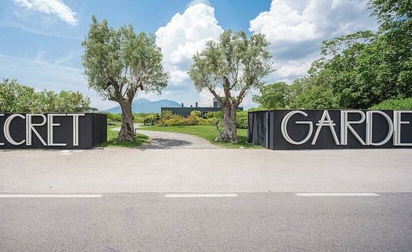 פנסיון Secret Garden