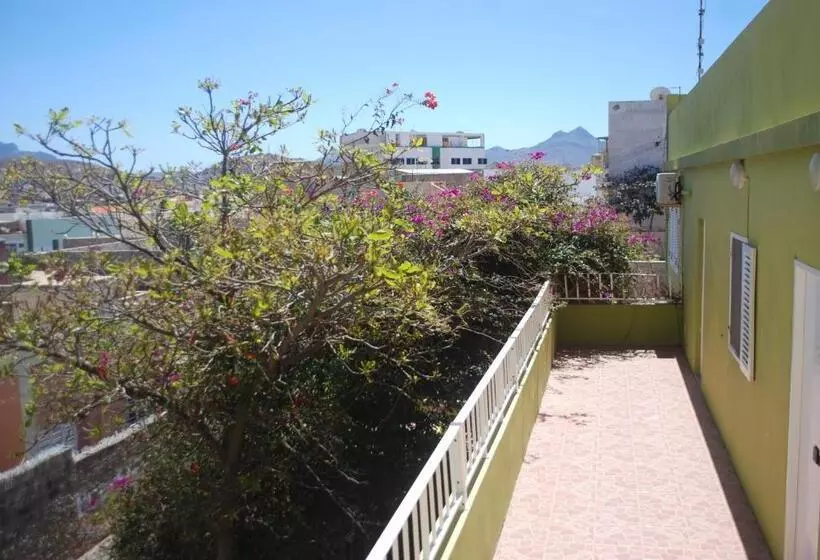 هاستل Residencial Raiar