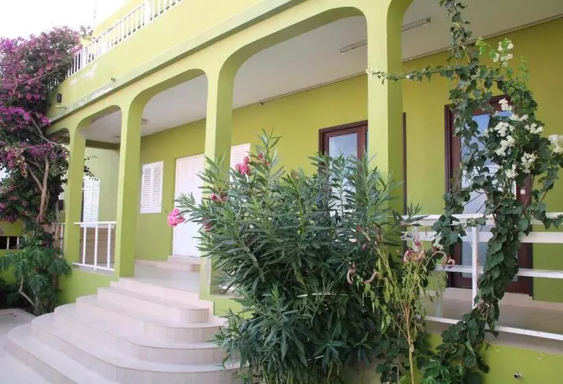 هاستل Residencial Raiar