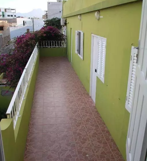 هاستل Residencial Raiar