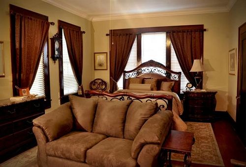 Bed and Breakfast Texas Forest Country Retreat