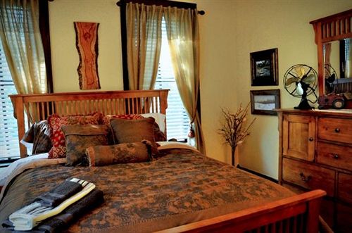 Bed and Breakfast Texas Forest Country Retreat