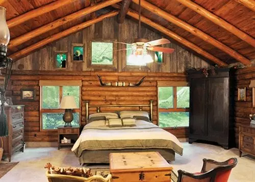 Bed & Breakfast Texas Forest Country Retreat