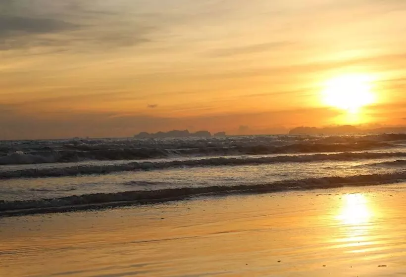 Golden Bay Cottage   Sha Extra Plus