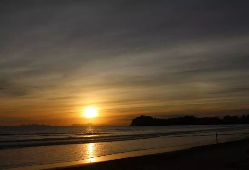 Golden Bay Cottage   Sha Extra Plus