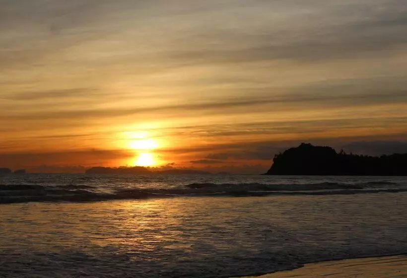 Golden Bay Cottage   Sha Extra Plus