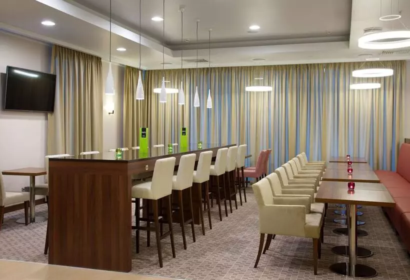 هتل Hampton By Hilton Minsk City Centre