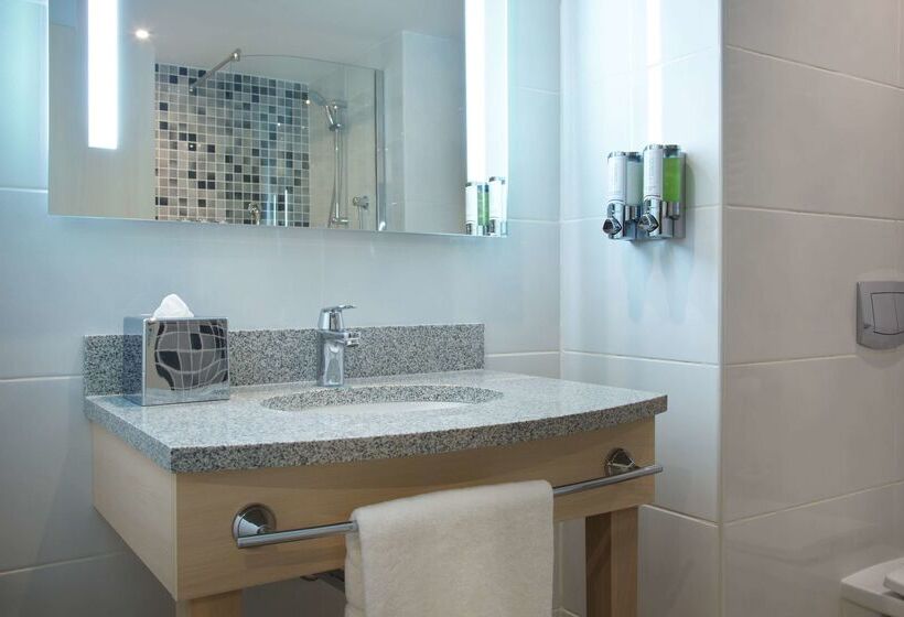 Отель Hampton By Hilton Minsk City Centre