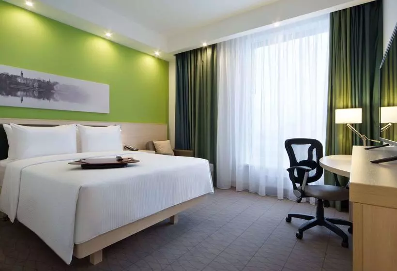 هتل Hampton By Hilton Minsk City Centre